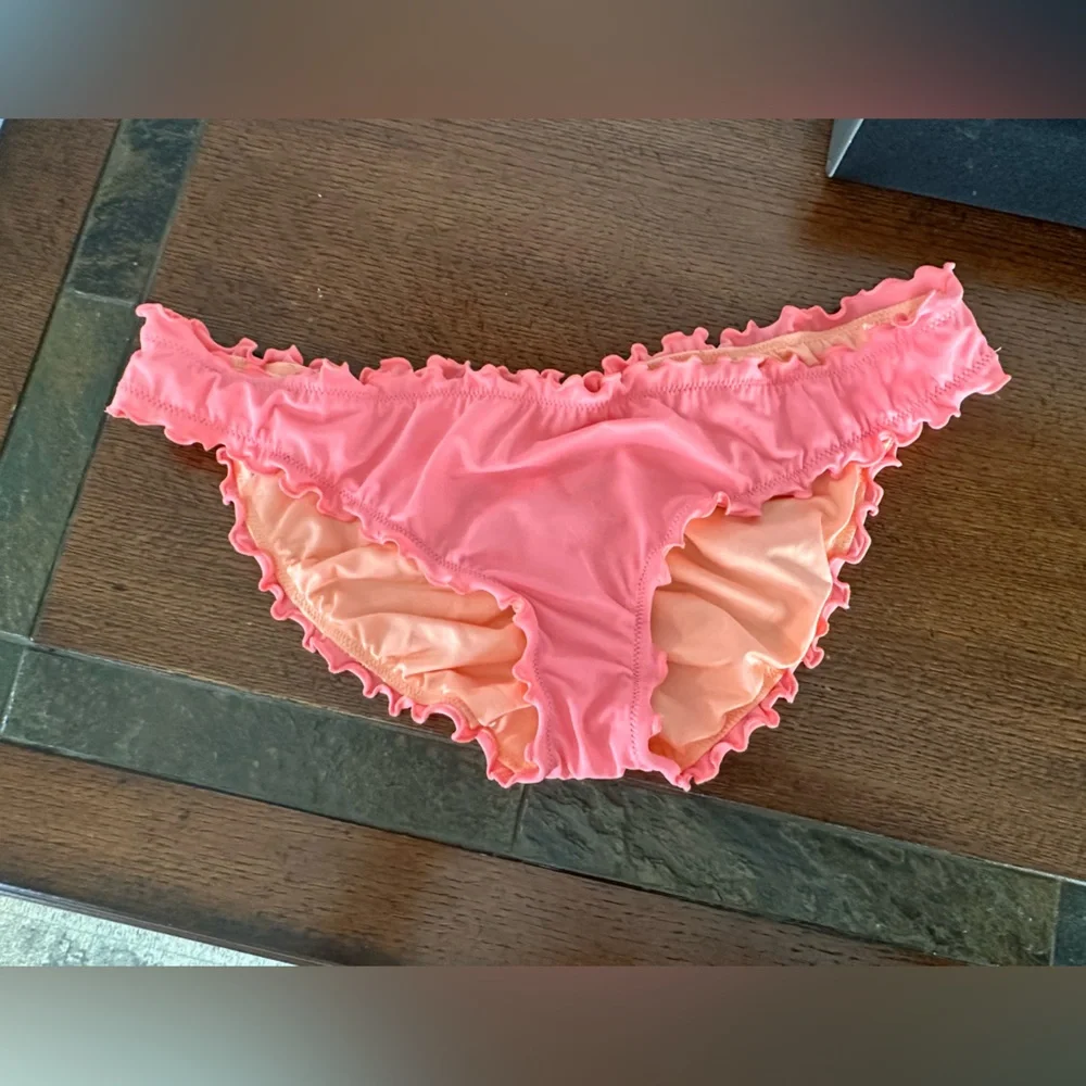 EUC Sz L Victoria’s Secret bottom